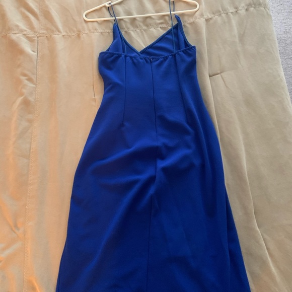 Blossom:10Australian brand- so it would fit a 4/6 - Picture 2 of 3